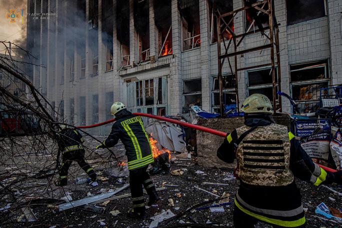 Xung đột Nga-  Ukraine chưa có dấu hiệu hạ nhiệt. Ảnh chụp tại Kiev - Ukraine hôm 22/3. Ảnh: Reuters.