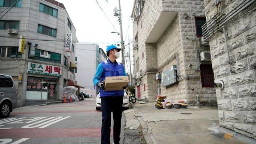 Người Hàn không sợ mất ví,  điện thoại ở nơi công cộng ảnh 2 Nguoi Han khong so mat vi,  dien thoai o noi cong cong anh 2