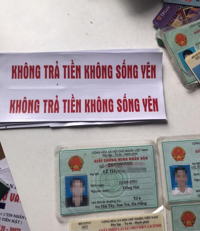 Nhóm cho vay dán giấy decal