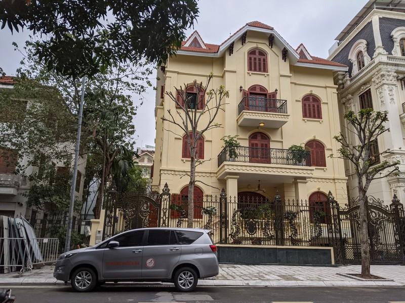 Biệt thự số 09 lô B, khu 5,2 ha Yên Hòa, quận Cầu Giấy, Hà Nội có nhiều vi phạm.