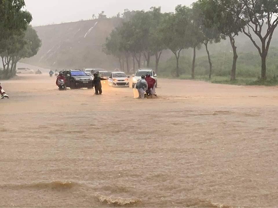 mua lon o mien Bac anh 1