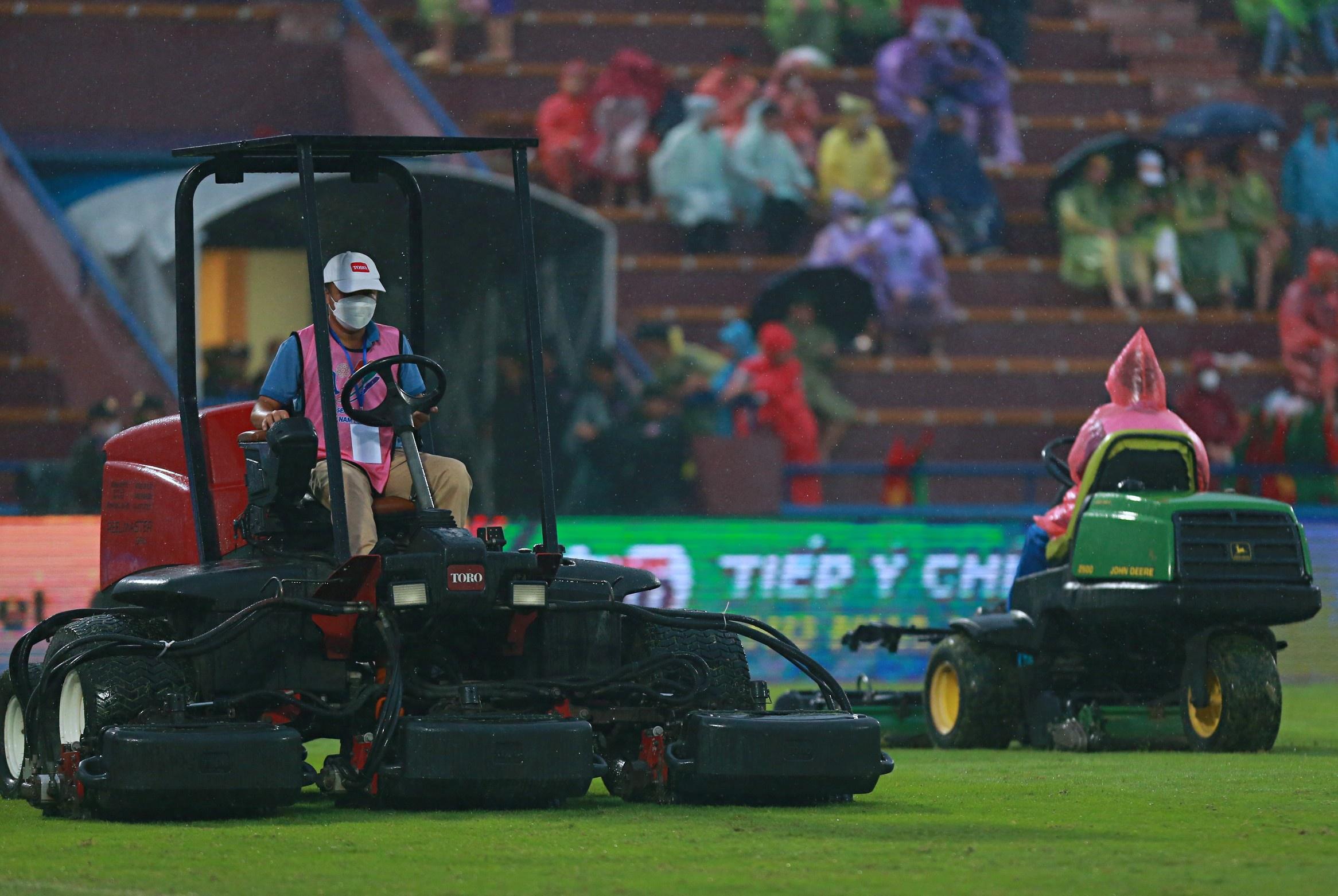 Chất lượng sân Việt Trì trước bán kết SEA Games ảnh 8