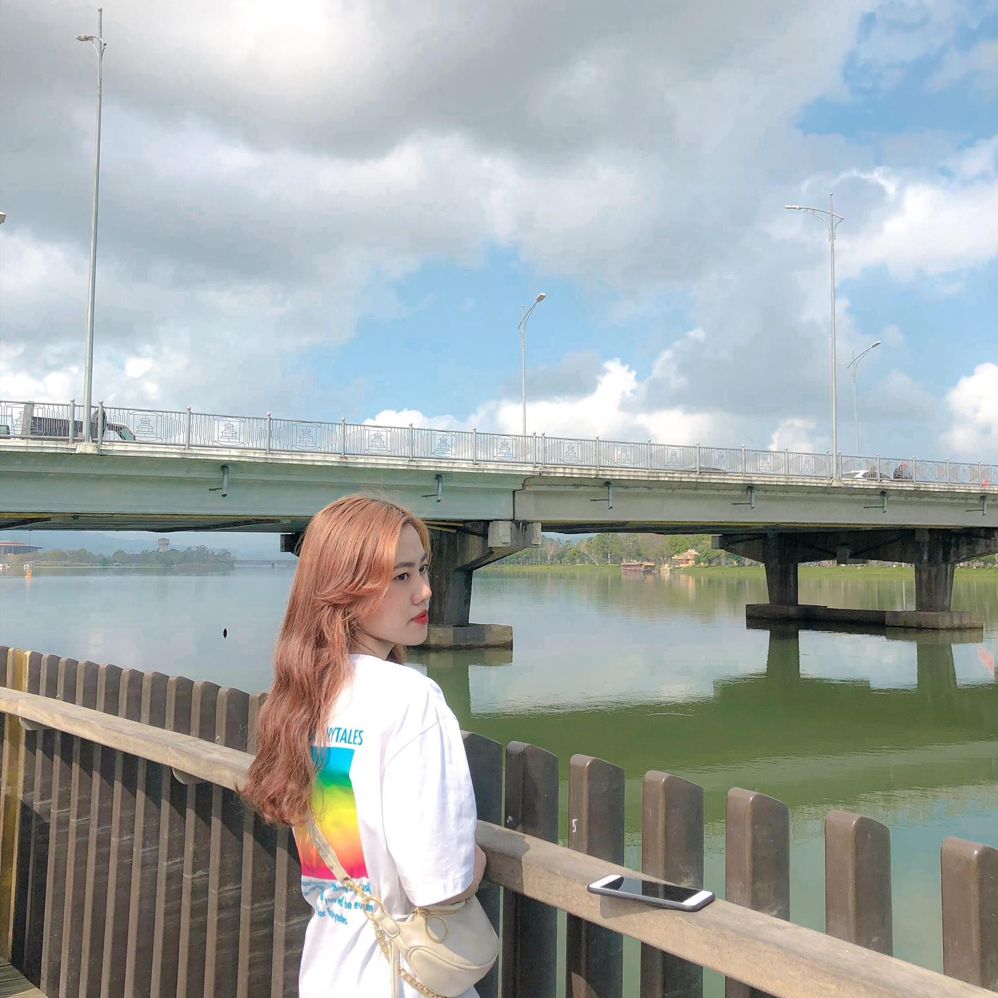 Sinh viên ở TP.HCM làm thêm 8-9 tiếng/ngày ảnh 2 Sinh vien o TP.HCM lam them 8-9 tieng/ngay anh 2