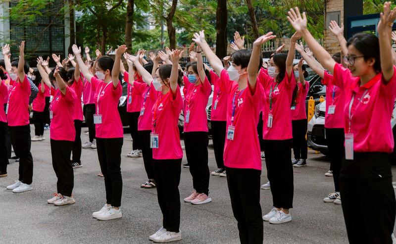 Bão Hồng 22 - Ngày hội hiến máu toàn Trường Đại học Luật Hà Nội ảnh 2