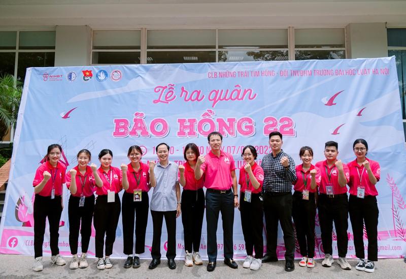 Bão Hồng 22 - Ngày hội hiến máu toàn Trường Đại học Luật Hà Nội ảnh 4