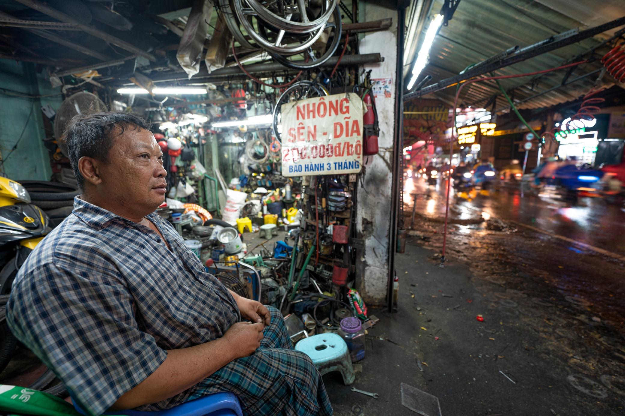 Duong Le Van Viet mo rong anh 8
