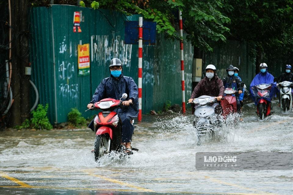 Dự báo thời tiết 12.7: Miền Bắc ngày nắng nóng tăng nhiệt, đêm mưa vài nơi