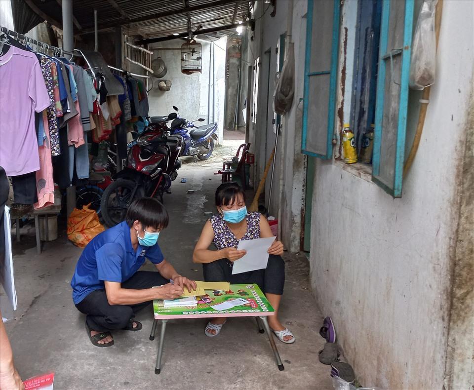 Người lao động đang móng sớm được nhận hỗ trợ tiền thuê nhà. Ảnh: Đình Trọng