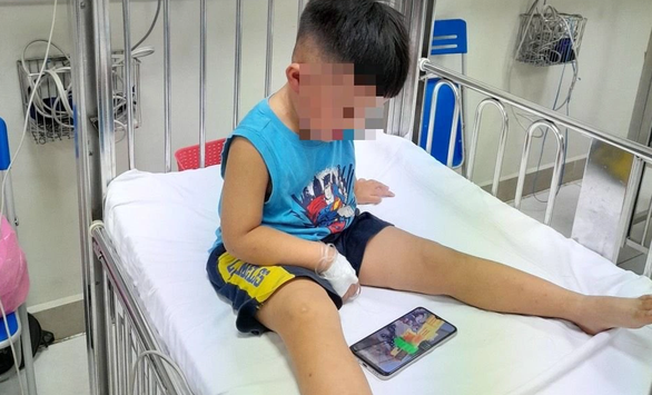 Hiện sức khỏe của bé Đ. đã ổn định. Ảnh: Tuổi Trẻ.
