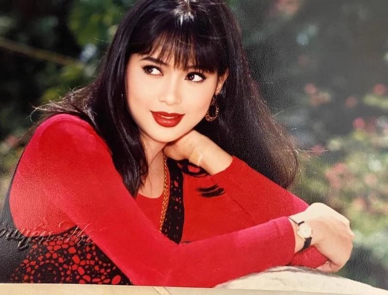 Bật mí về nữ doanh nhân được ví như 'bà hoàng' đế chế hàng hiệu - 1 Doanh nhân Lê Hồng Thuỷ Tiên có duyên với nghiệp diễn từ rất sớm. Ảnh: Printest .