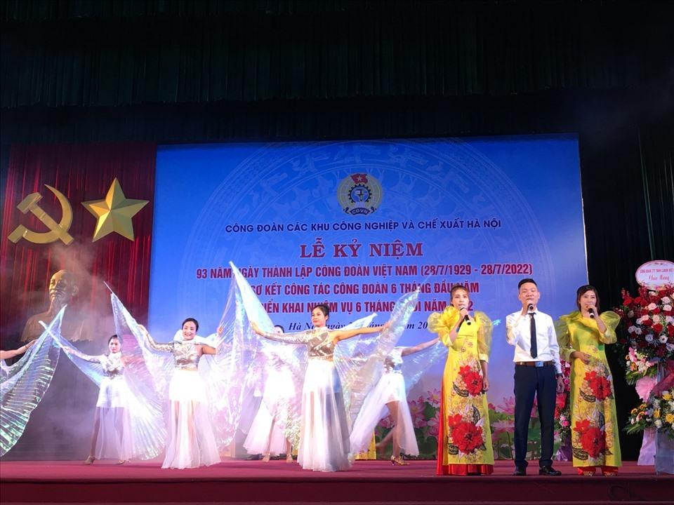 Công đoàn tôn vinh 10 doanh nghiệp tiêu biểu vì người lao động của Hà Nội