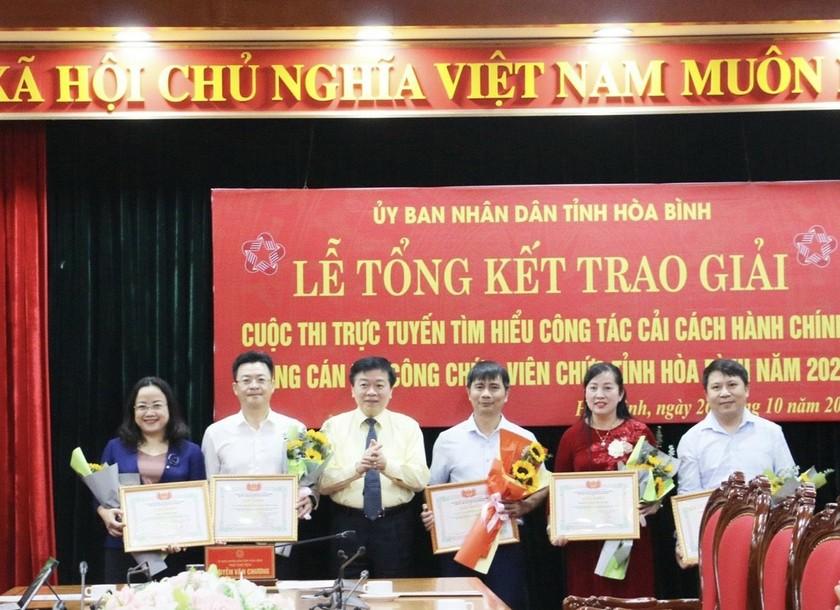 Hoà Bình: Trao giải cuộc thi trực tuyến tìm hiểu về công tác cải cách hành chính ảnh 1