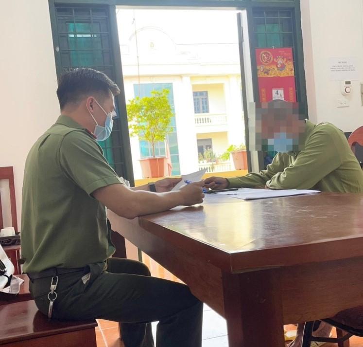 ​ Ông T. thừa nhận hành vi vi phạm của mình. Ảnh: Công an Vĩnh Phúc.