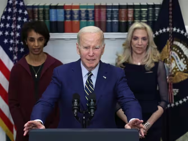 Tổng thống Joe Biden: "Những người liên quan tới mớ hỗn độn này sẽ phải  chịu trách nhiệm" | Vietstock