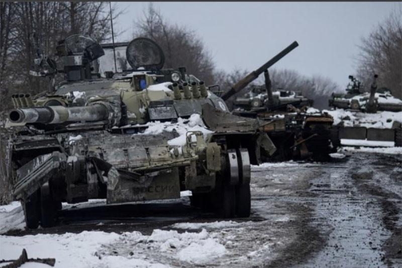 ukraine tuyen bo vua ha 21 xe tang 23 xe chien dau boc thep cua nga