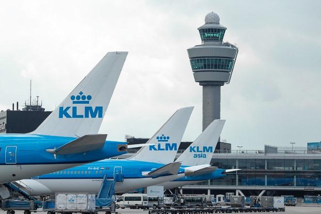 Máy bay của hãng KLM tại sân bay Schiphol. Ảnh: KLM