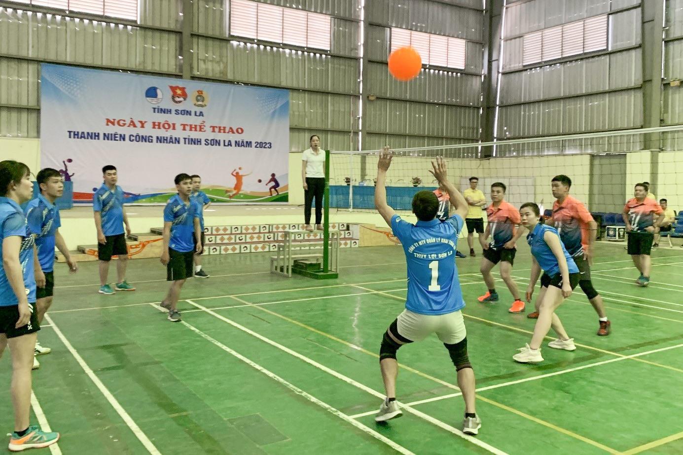 Tưng bừng ngày hội thể thao thanh niên công nhân ở Sơn La