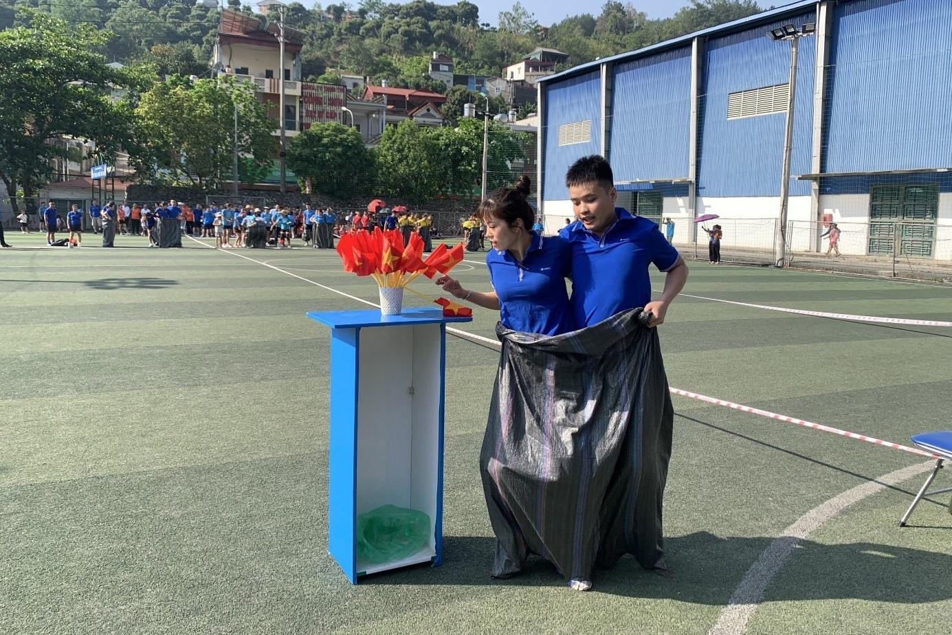 ... nhảy ba bố đã cống hiến cho người xem những