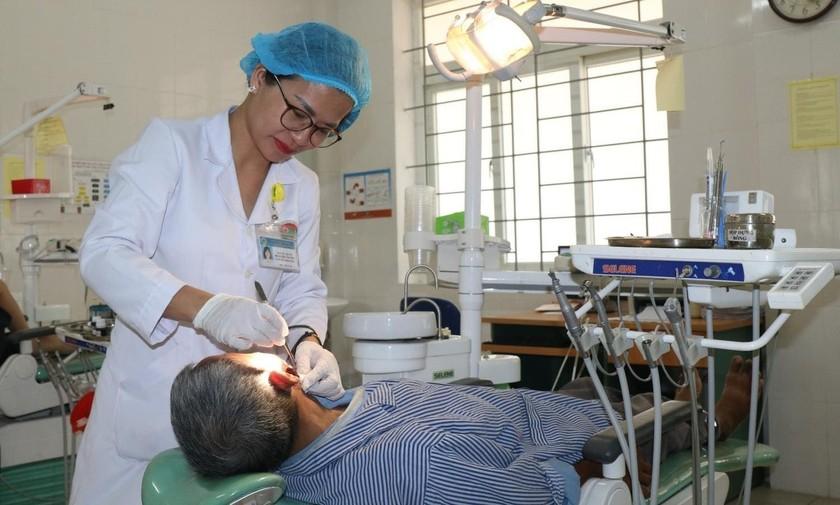 Cắt bỏ thành công khối u lớn trên mặt người đàn ông 69 tuổi | Báo Pháp luật  Việt Nam điện tử