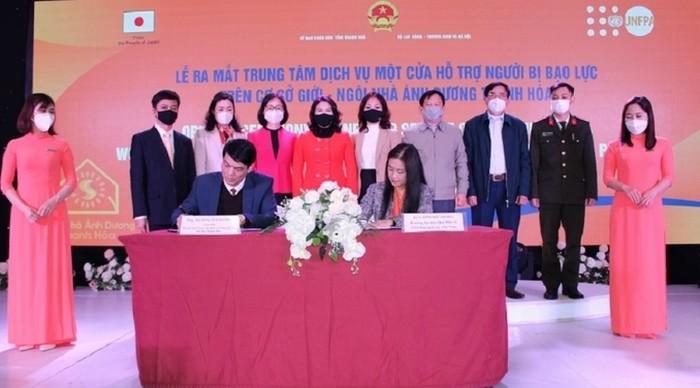 Trung tâm hỗ trợ phụ nữ và trẻ em gái bị bạo lực: Nơi bình yên tìm về | Báo  Pháp luật Việt Nam điện tử