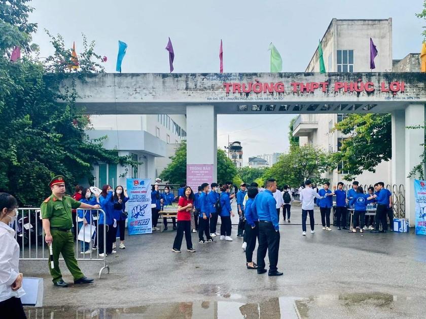 Sáng nay không thí sinh nào ở Hà Nội lỡ thi vì lý do giao thông ảnh 5