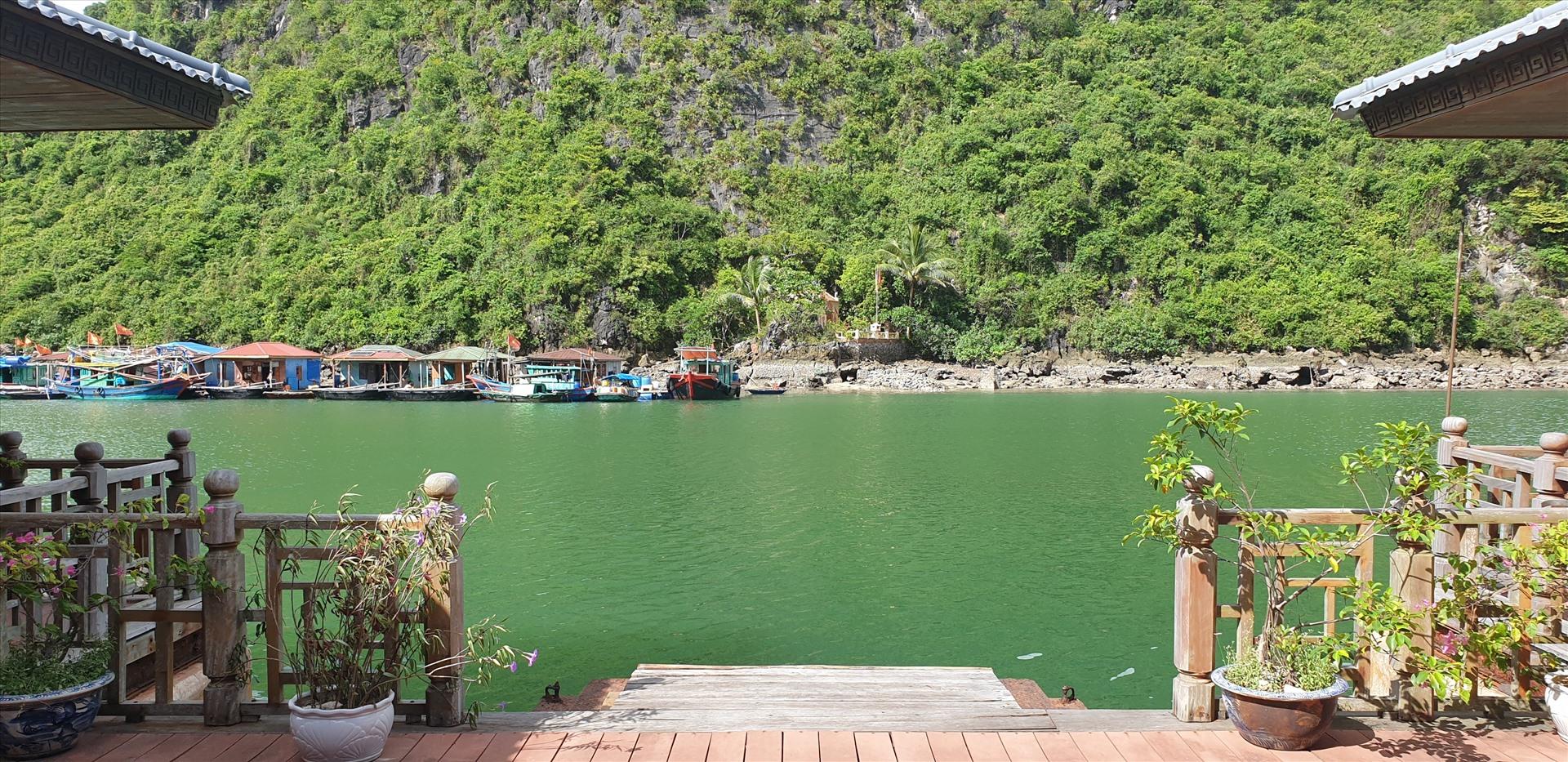 Một góc làng chài Cửa Vạn. Ảnh: Nguyễn Hùng