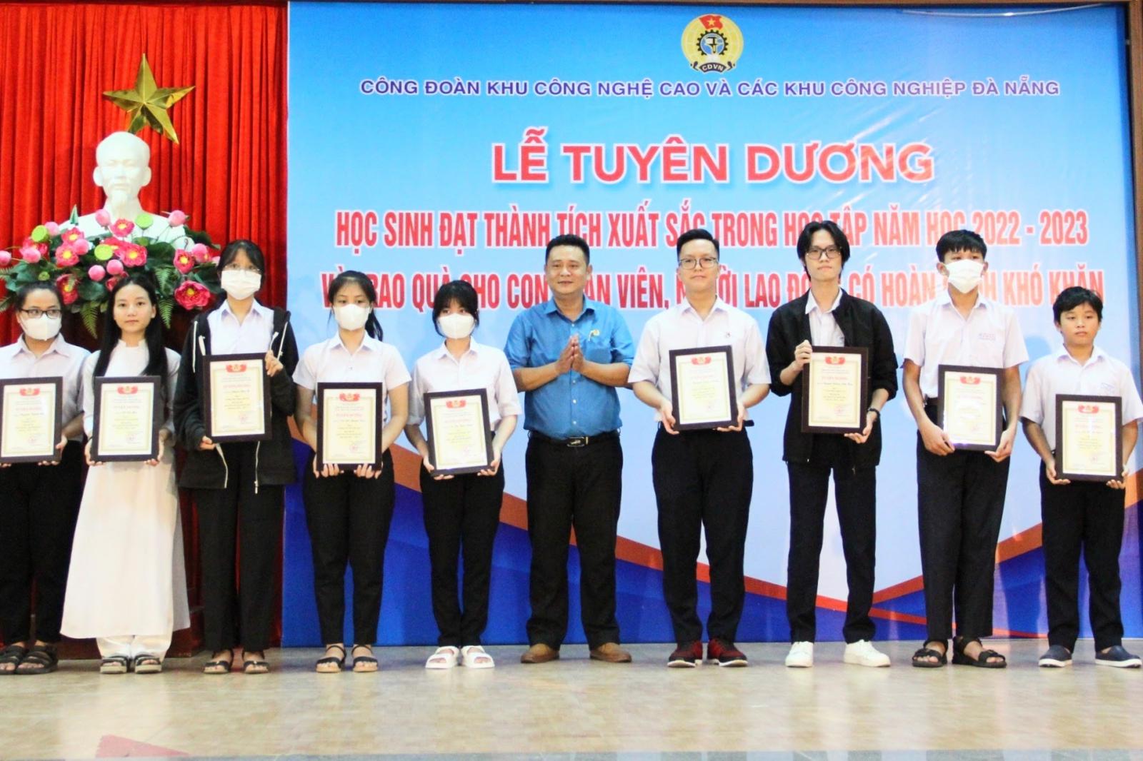 Đà Nẵng tuyên dương, khen thưởng con đoàn viên, người lao động học giỏi