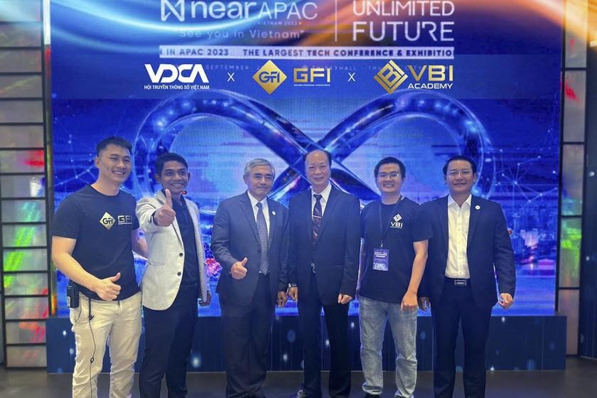 Đại diện đơn vị tổ chức và các đại biểu đến tham dự sự kiện. ảnh 3 Đại diện đơn vị tổ chức và các đại biểu đến tham dự sự kiện. ảnh 3