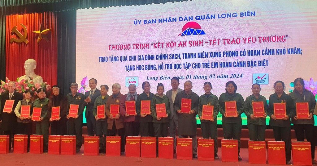 Truy tặng danh hiệu vinh dự Nhà nước “Bà mẹ Việt Nam Anh hùng”