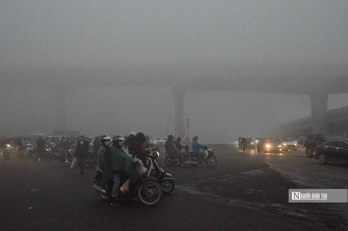 Dân sinh - Hà Nội chìm trong sương mù