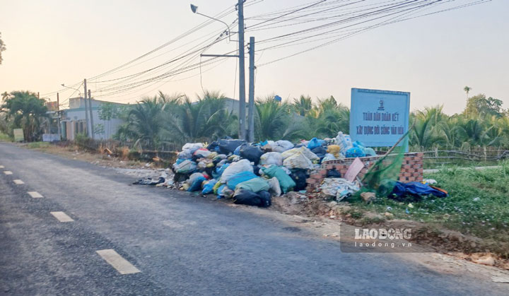 Một điểm tập kết rác nằm trên địa bàn huyện Châu Thành (tỉnh Bến Tre). Ảnh chụp vào ngày 2.2.2024. Ảnh: Thành Nhân