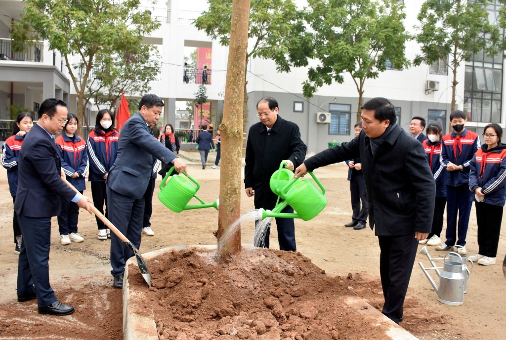 Ngành Giáo dục Hà Nội phát động Tết trồng cây Xuân Giáp Thìn