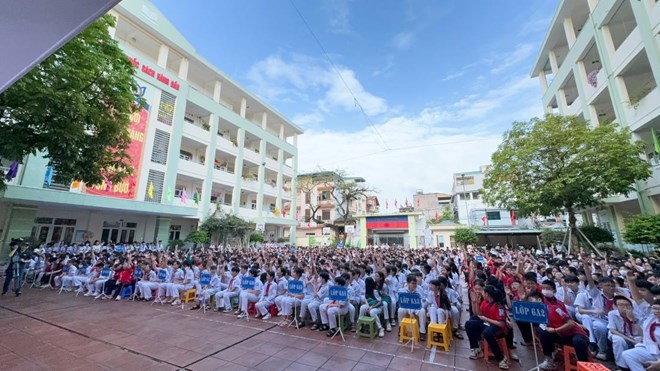 Tăng học phí không phải là giải pháp căn cơ cho bài toán thiếu giáo viên