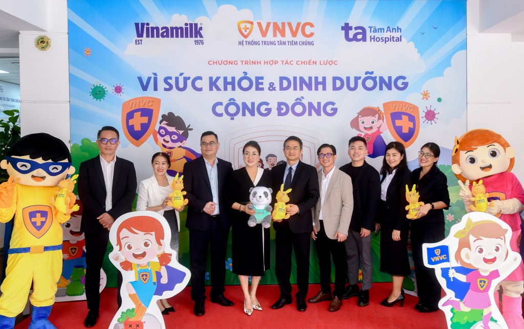 Hợp tác chiến lược kết hợp dinh dưỡng và chăm sóc y tế được Vinamilk, VNVC và Tâm Anh kì vọng sẽ mang đến nhiều lợi ích cho cộng đồng. Ảnh: Vi Nam