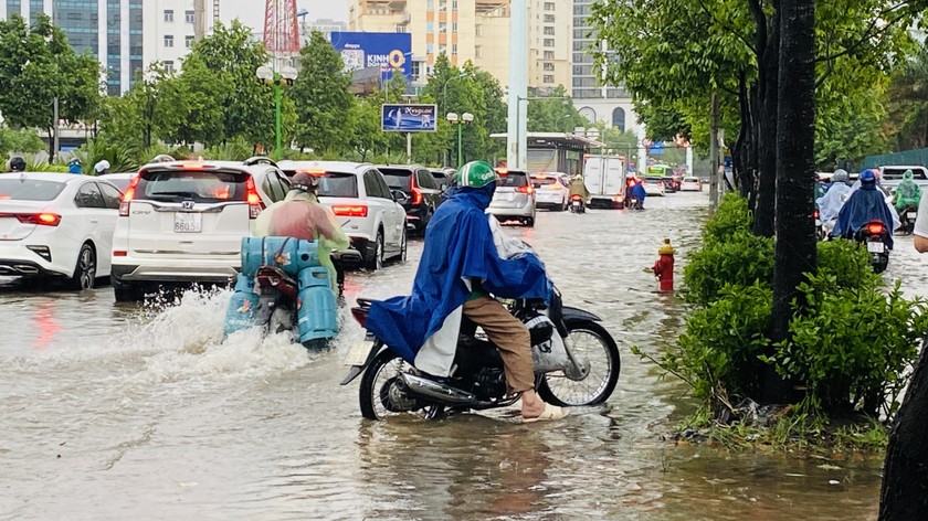 Quay đầu xe vì khó đi tiếp.