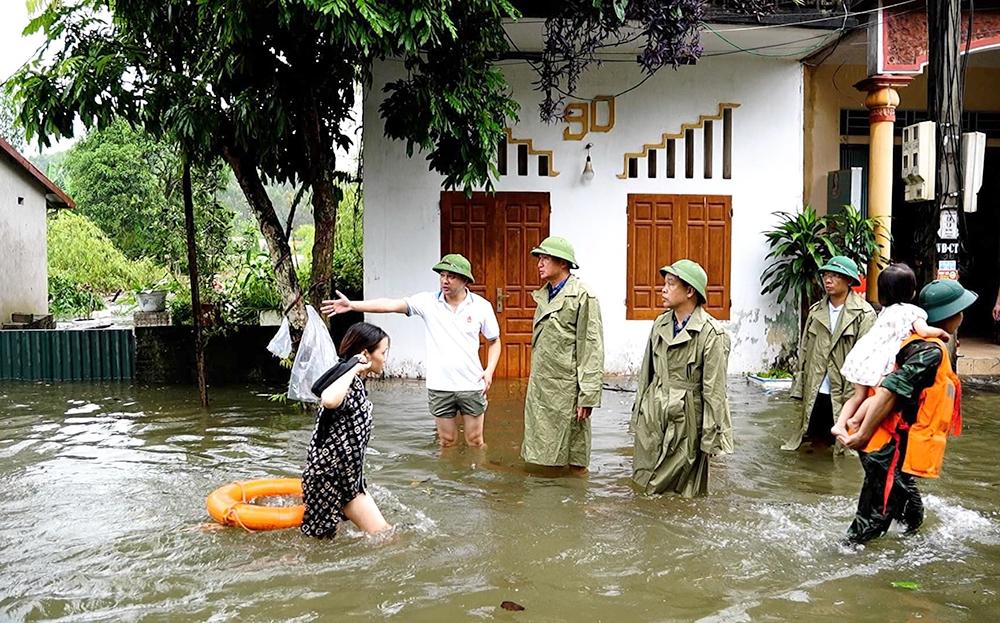 Yên Bái: Tích cực hỗ trợ các gia đình bị thiệt hại do thiên tai