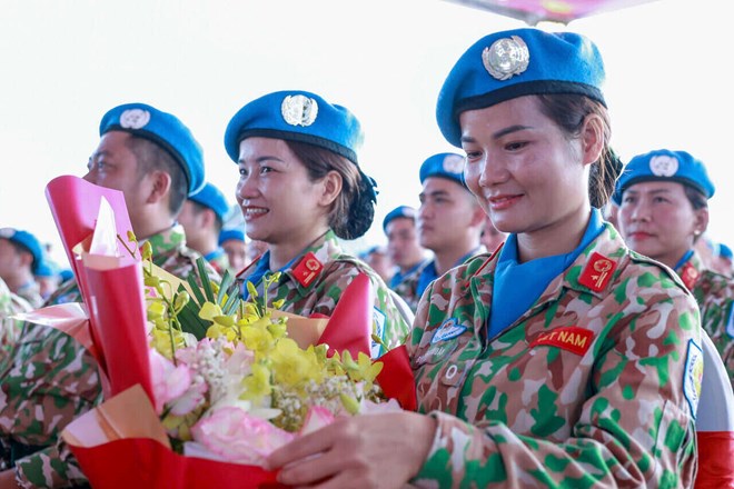 Chế độ trợ cấp thai sản cho nữ quân nhân chuyên nghiệp