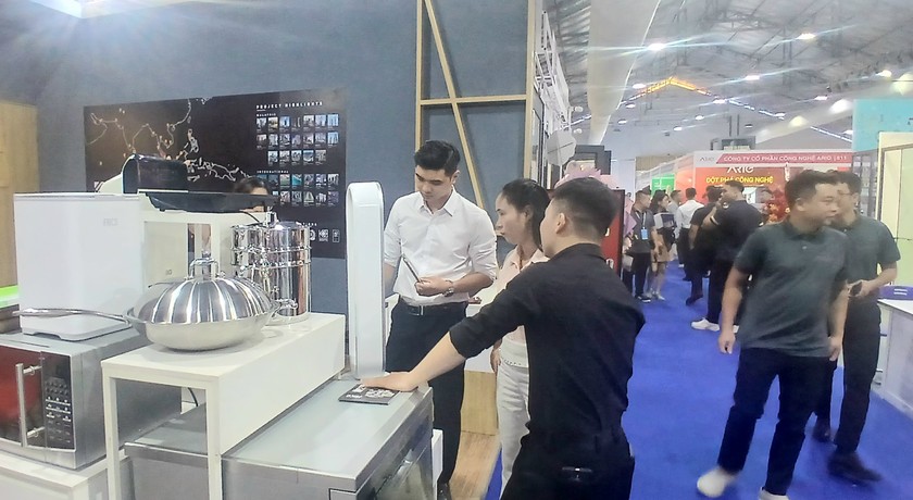 Thiết bị, đồ dùng nhà bếp đến từ Đức (ảnh: Thanh Thanh) Thiết bị, đồ dùng nhà bếp đến từ Đức (ảnh: Thanh Thanh)