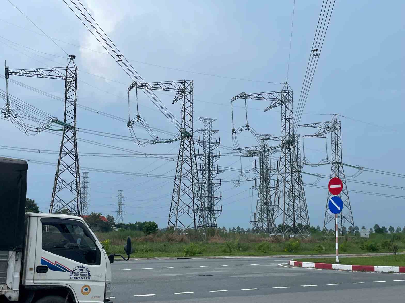 Trong ngày 16 và 17.10 nhiều nơi ở Bình Dương sẽ bị cúp điện. Ảnh: Dương Bình