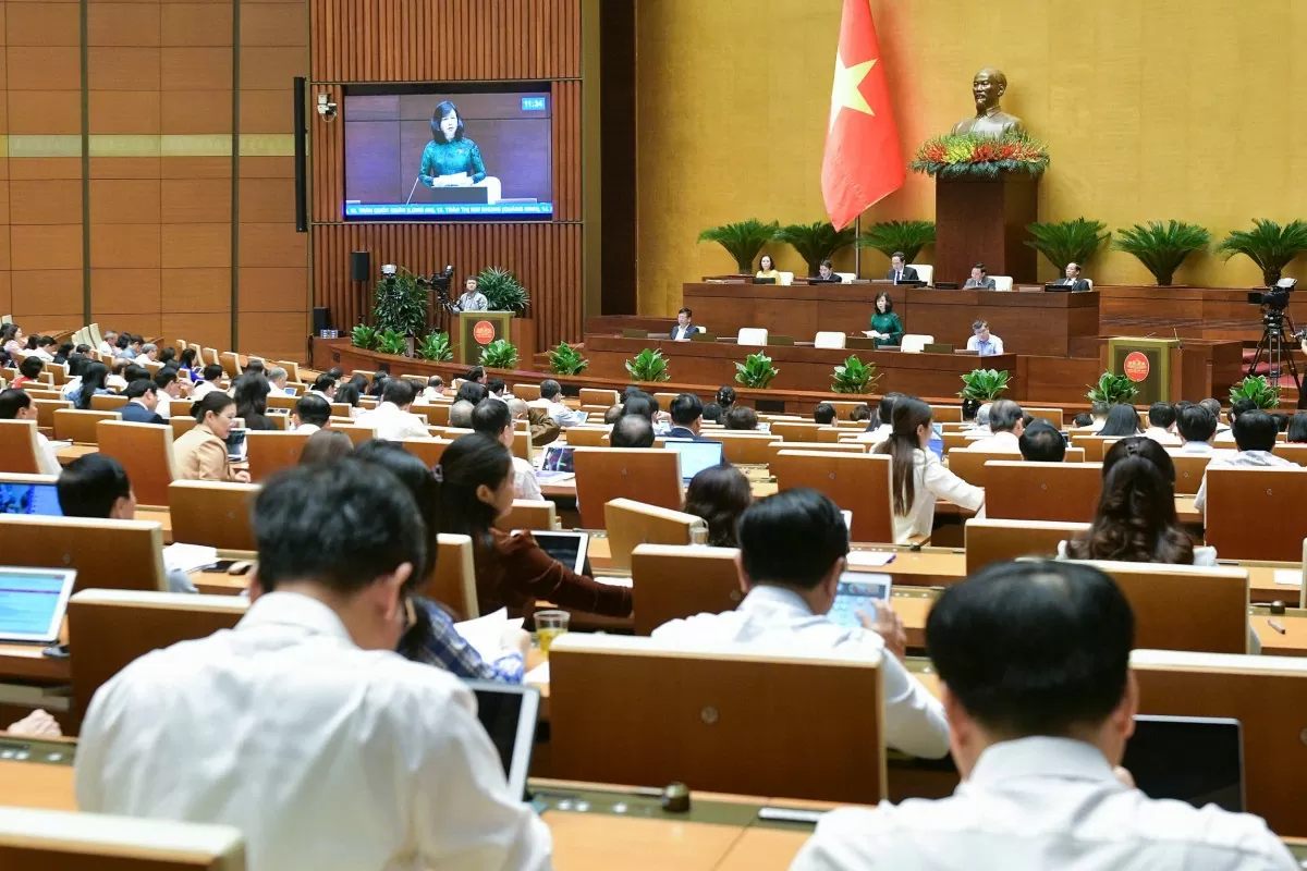 Bộ trưởng Bộ Y tế Đào Hồng Lan trả lời chất vấn Bộ trưởng Bộ Y tế Đào Hồng Lan trả lời chất vấn
