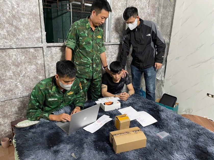 Đối tượng Nguyễn Quang Trí tại thời điểm bị lực lượng chức năng bắt giữ.