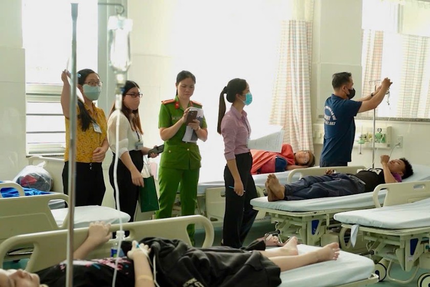 Cơ quan chức năng có mặt tại Bệnh viện Vũng Tàu để lấy thông tin, làm rõ nguyên nhân vụ việc