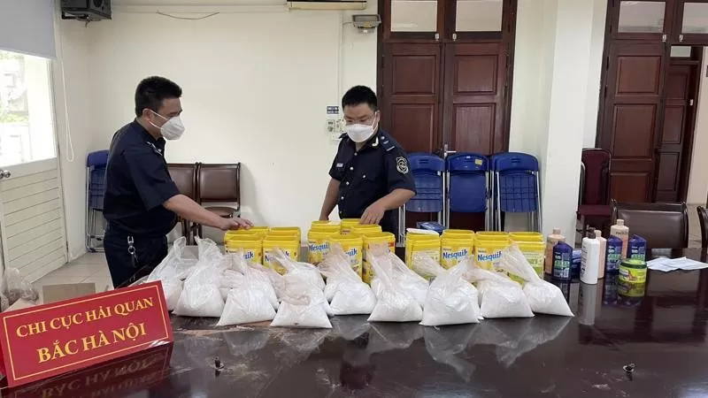 Ban Chỉ đạo 389 các bộ, ngành và địa phương tăng cường kiểm soát tình hình, kịp thời phát hiện, đấu tranh, ngăn chặn hiệu quả các hành vi buôn lậu, vận chuyển trái phép hàng hoá, gian lận thương mại và hàng giả trên địa bàn cả nước. Ban Chỉ đạo 389 các bộ, ngành và địa phương tăng cường kiểm soát tình hình, kịp thời phát hiện, đấu tranh, ngăn chặn hiệu quả các hành vi buôn lậu, vận chuyển trái phép hàng hoá, gian lận thương mại và hàng giả trên địa bàn cả nước.