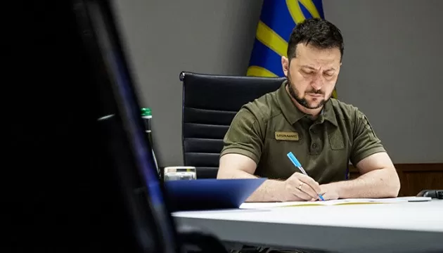 Tổng thống Ukraine Volodymyr Zelensky trừng phạt các nhà cung cấp UAV Nga. Ảnh: Ukrinform Tổng thống Ukraine Volodymyr Zelensky trừng phạt các nhà cung cấp UAV Nga. Ảnh: Ukrinform