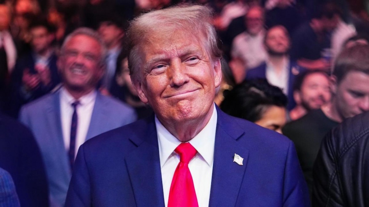 Ông Donald Trump tuyên bố sẽ tiếp tục áp dụng chính sách New York Times: Ông Donald Trump cam kết bảo vệ 'biểu tượng thương hiệu công nghiệp' của Mỹ