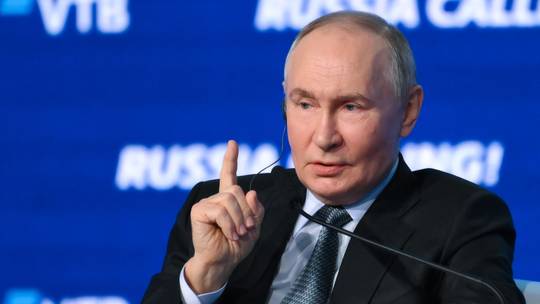 Tổng thống Nga Vladimir Putin phát biểu tại diễn đàn đầu tư Russia Calling! ở Mátxcơva, ngày 4.12.2024. Ảnh: Sputnik