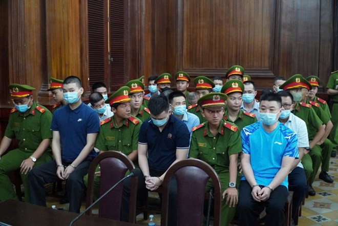 Xét xử 4 cựu công chức thuế trong vụ mua bán hóa đơn khống