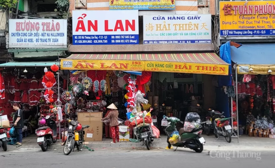 TP. Hồ Chí Minh: Thị trường đồ trang trí ảm đạm trước Giáng sinh TP. Hồ Chí Minh: Thị trường đồ trang trí ảm đạm trước Giáng sinh