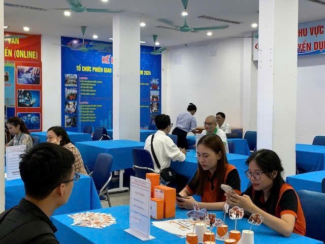 “Chạy sô” làm thêm cận Tết