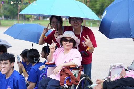 Sự kiện “Ánh dương” có sự tham gia của những người khuyết tật đến từ trung tâm “ Sống độc lập” Hà Nội. (Ảnh: BTC) Sự kiện “Ánh dương” có sự tham gia của những người khuyết tật đến từ trung tâm “ Sống độc lập” Hà Nội. (Ảnh: BTC)